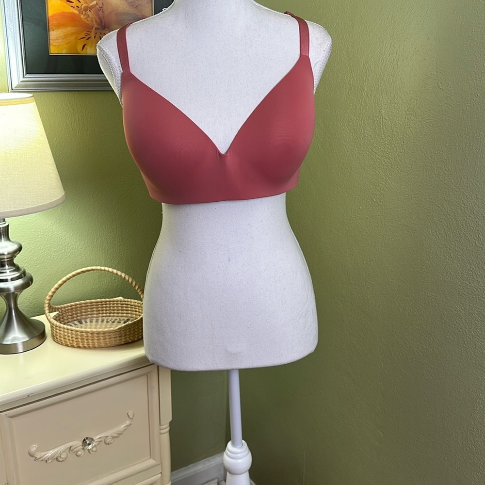 Victoria's Secret Pink Seamless T-Shirt Bra